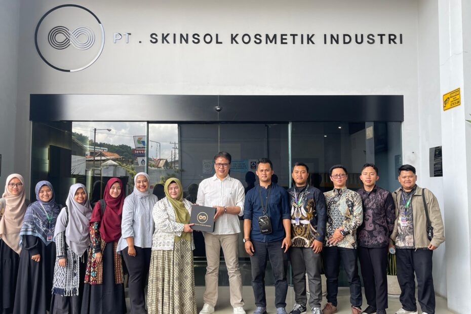 Field Trip SMA Al-Aziz Islamic Boarding School: Belajar Bisnis ke PT. Skinsol Kosmetik Indonesia.